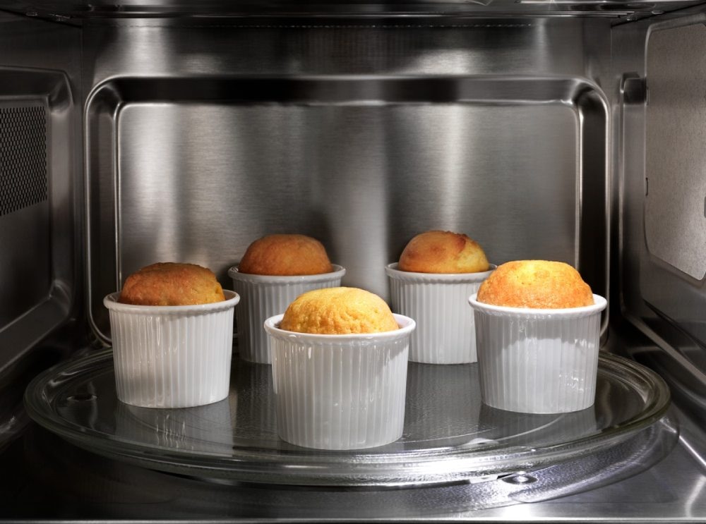 How to bake cake in microwave oven