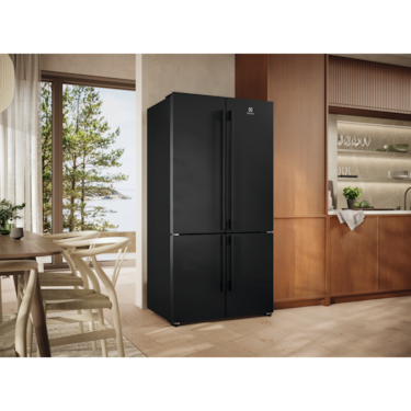 Electrolux EQE5707C-B 562L AI 4-Door French Door Refrigerator  - View 4