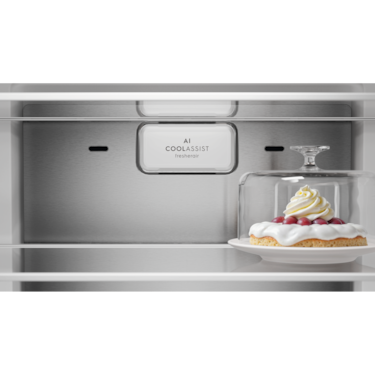 Electrolux EQE5707C-B 562L AI 4-Door French Door Refrigerator  - View 5