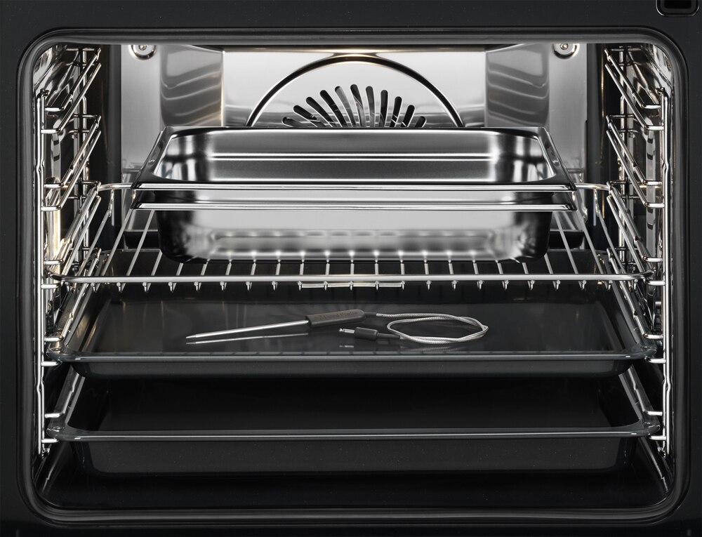 Electrolux oven interior with baking pan