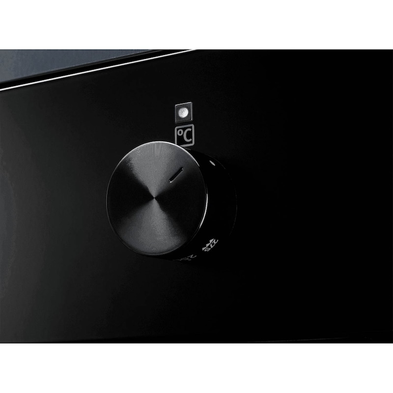 Electrolux KOHLH00KA 60cm UltimateTaste 300 built-in single oven with 68L capacity - View 2