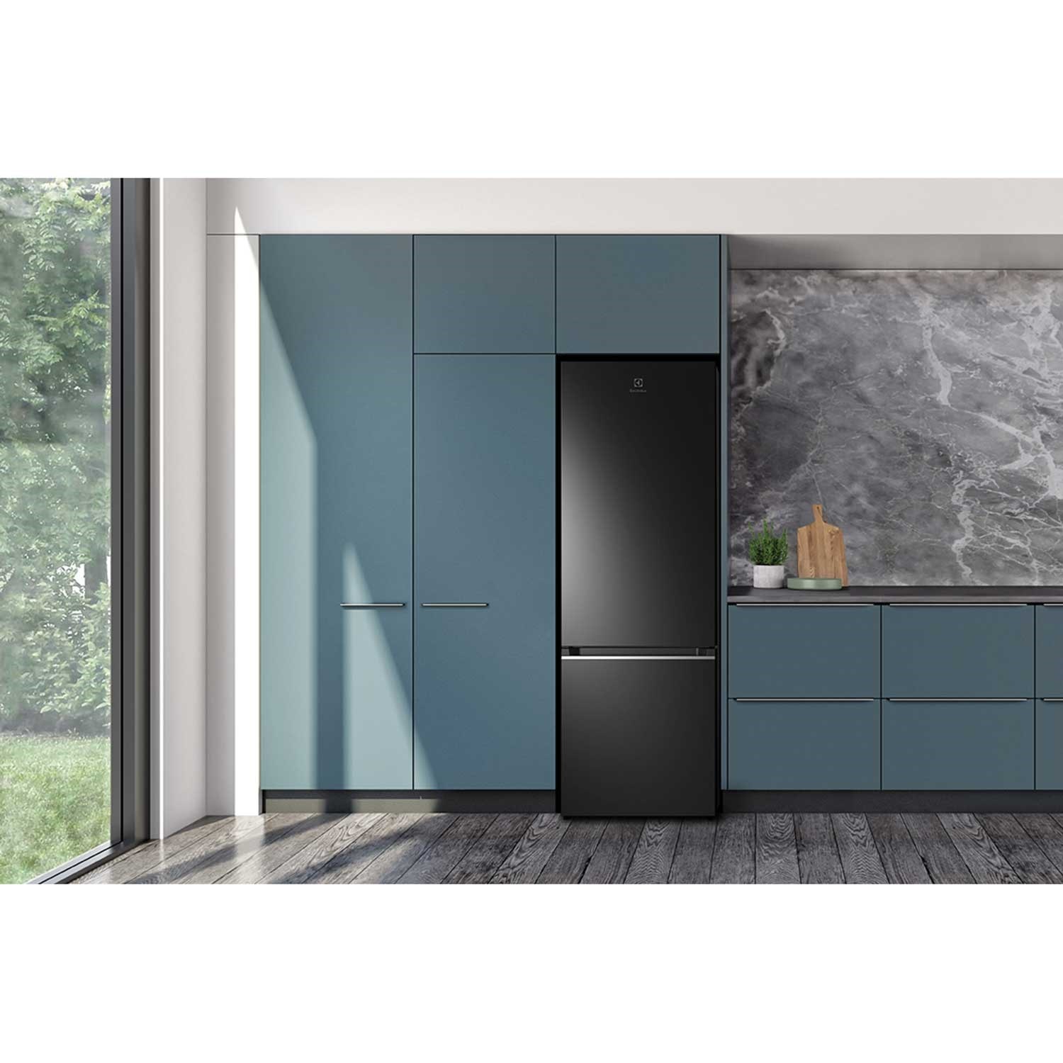 360L UltimateTaste 300 bottom freezer double door fridge EBB3702KH